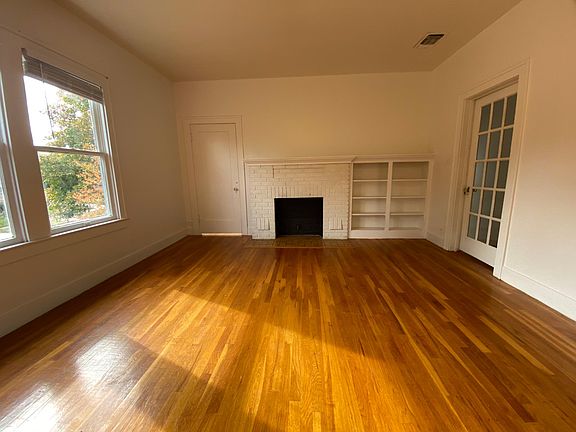 5th image of 237 E Lullwood Ave