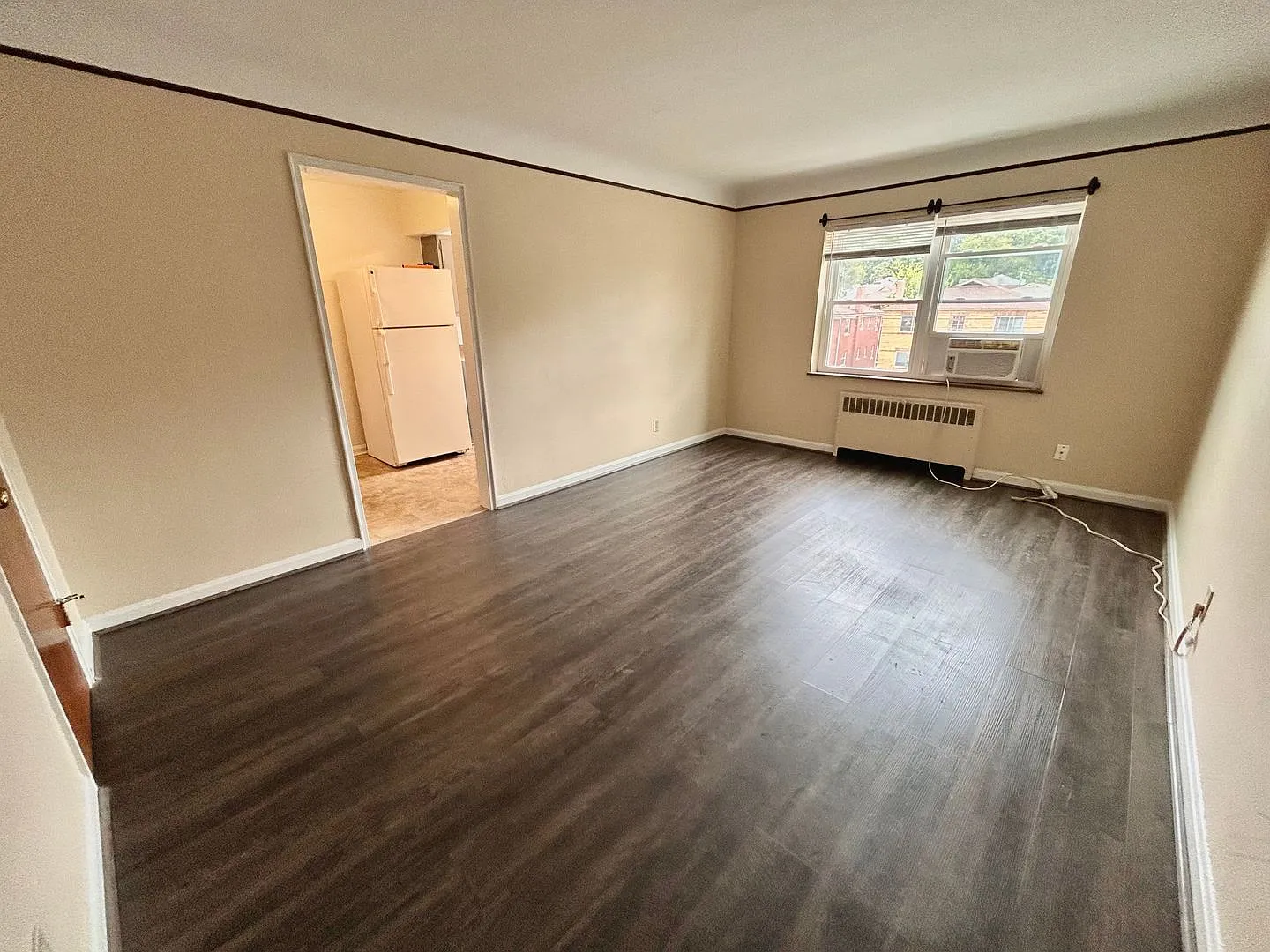 1 bed, 1.0 bath, $995 — Photo 2