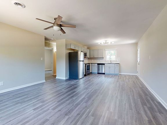 3rd image of 1806 Midwood Dr #C