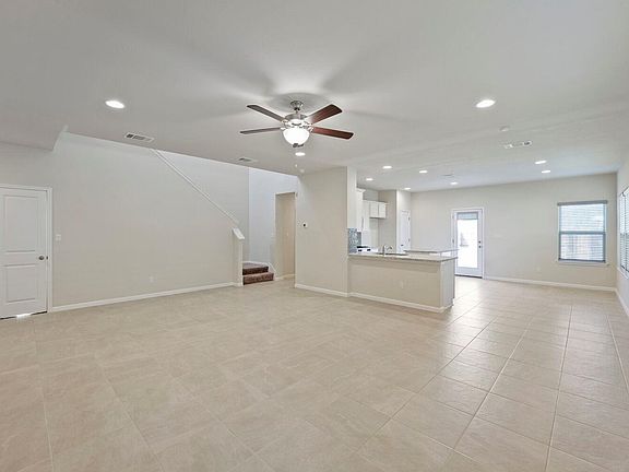 3rd image of 202 Driftwood Ln