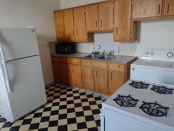 3rd image of 303 S Prairie St #A