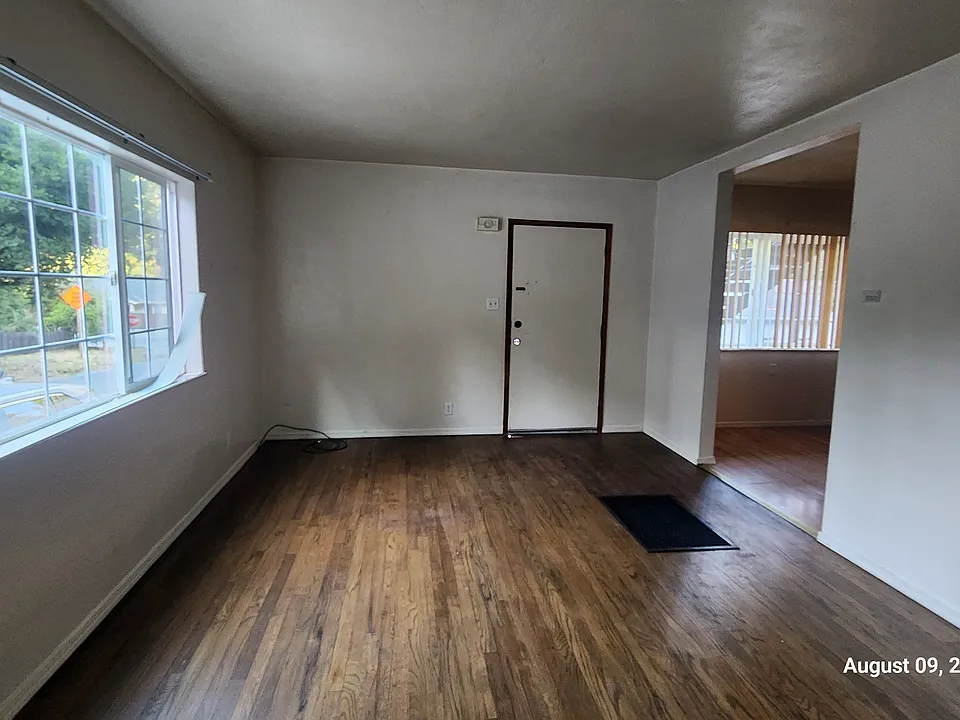 121 Grove St #3