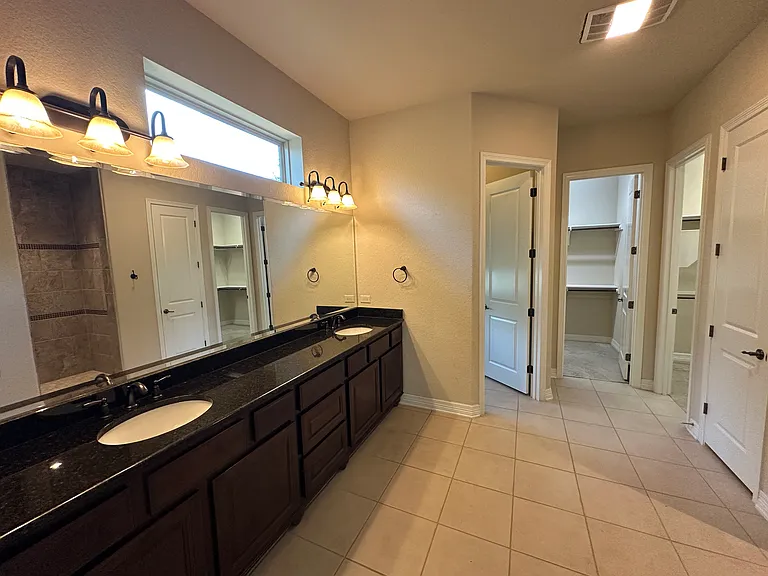 111 El Cielo — Photo 11