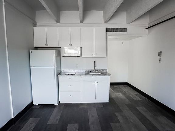 2nd image of 1408 Buffalo Jones Ave #111