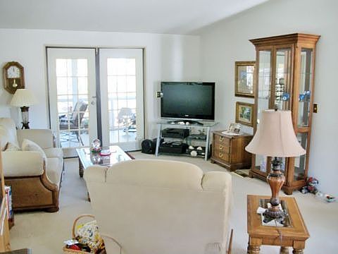 2nd image of 4032 Avenida Del Tura