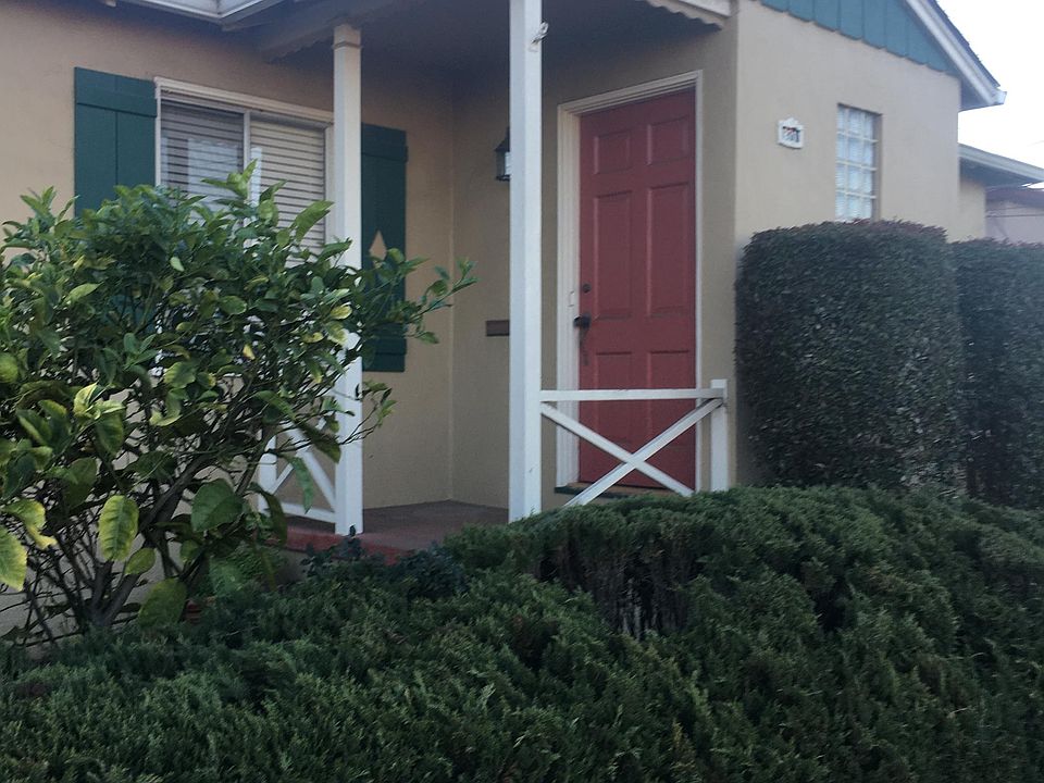 1st image of 870 N Claremont St