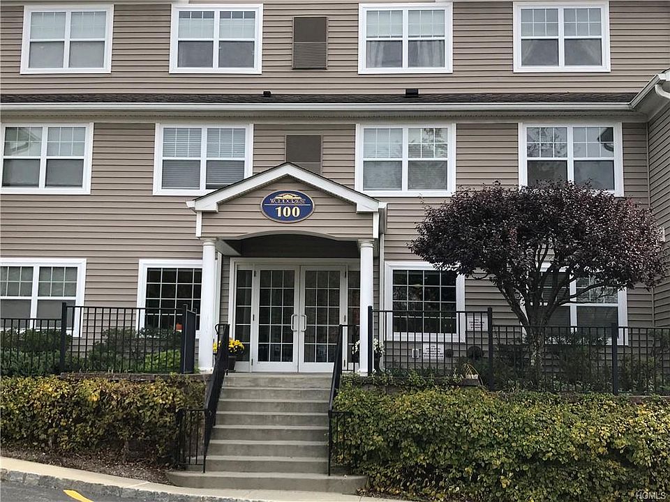 1st image of 100 Woodcrest Ln APT 113
