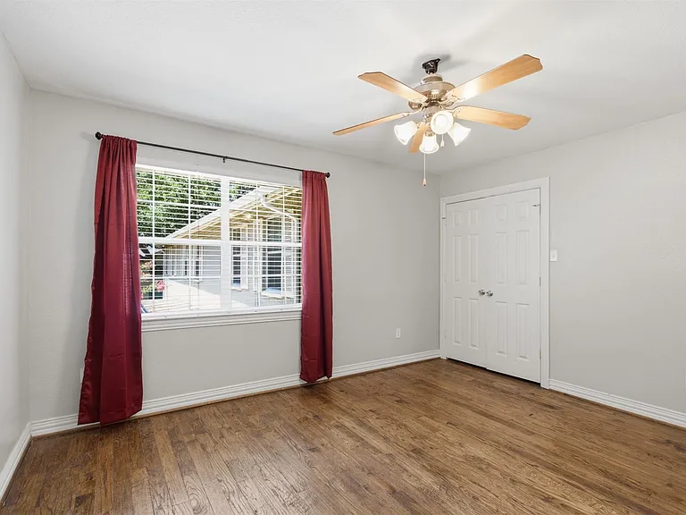 4734A Bradford Dr — Photo 23