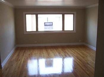 4th image of 8338 Christiana Ave