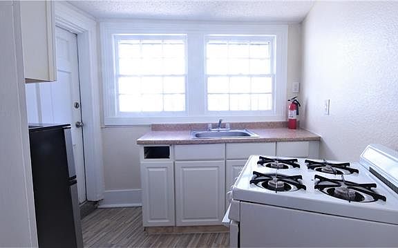 3rd image of 7215 S Claiborne Ave #D