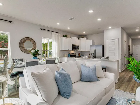 4083 Pendragon Cir, Milton, FL 32583