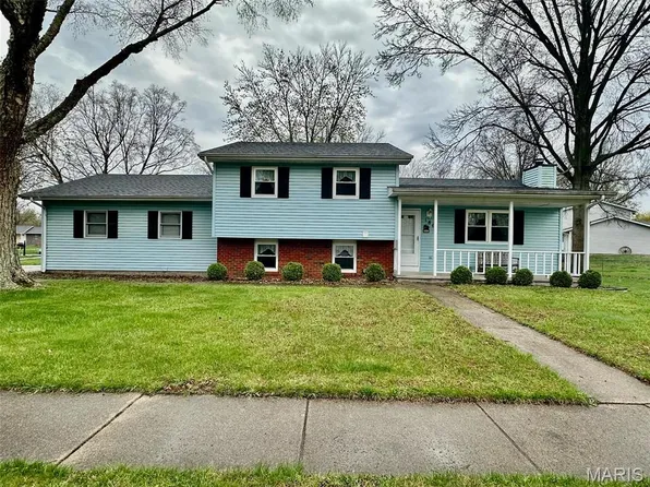 180 Teal Dr, Chatham, IL 62629