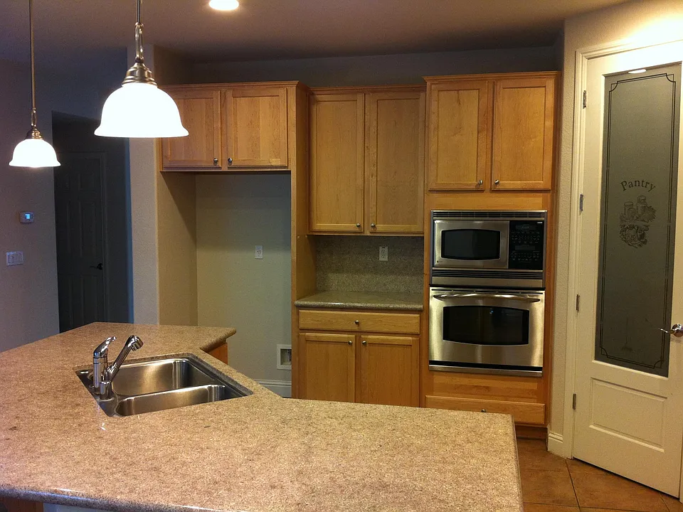 555 W Cancion Ct