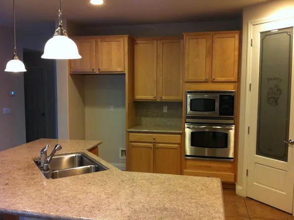 555 W Cancion Ct, Mountain House, CA 95391