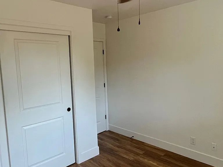 1129 Stewart Ave #B — Photo 9