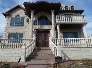 26017 69th Ave, Glen Oaks, NY 11004