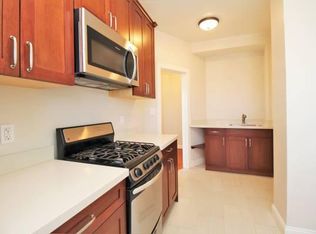 377 Lenox Ave, Oakland, CA 94610