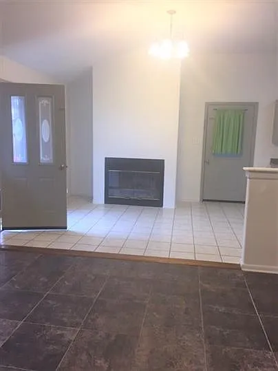 207 Brantley Cir — Photo 7