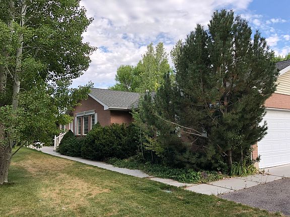 Front of house/garage.
