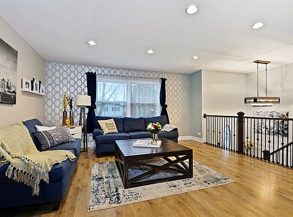 2nd image of 1521 Spruce Ave