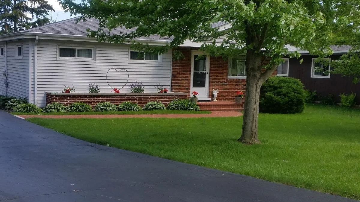113 Bridgewood Dr photo 1