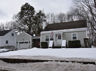 15 Greenway N, Queensbury, NY 12804