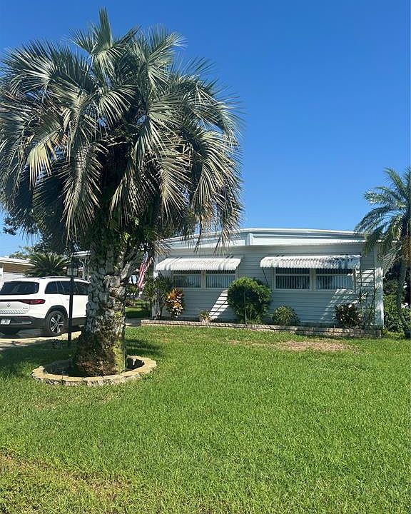 1st image of 20 Concord Ln #1