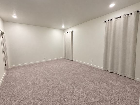 5th image of 4137 S Graycliff Way