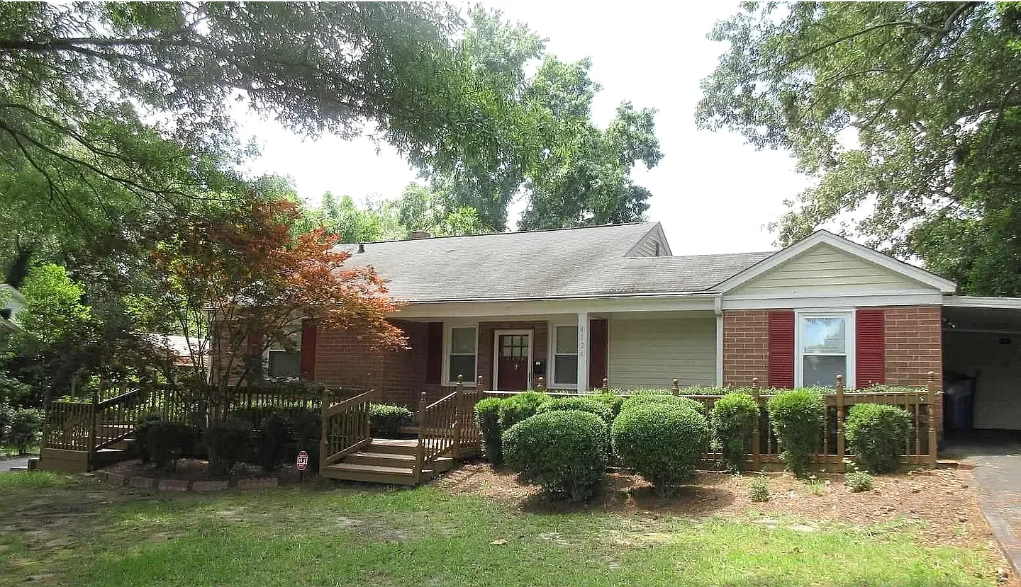 3 bed, 2.0 bath, 1300 sqft, $1,795 — Photo 1