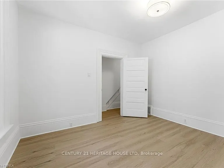 176 Darling St #1 — Photo 6