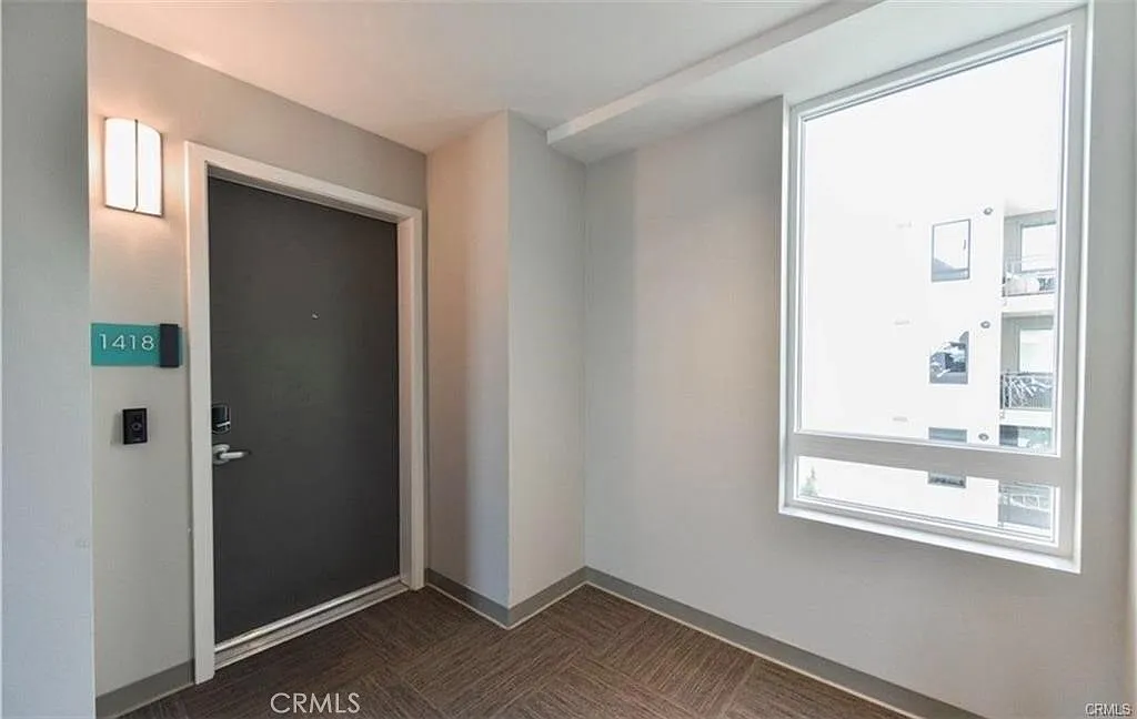 2 bed, 1075 sqft, $3,600 — Photo 2