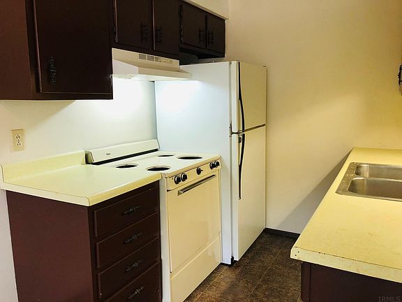 4th image of 602-604 606th St #Townhouse