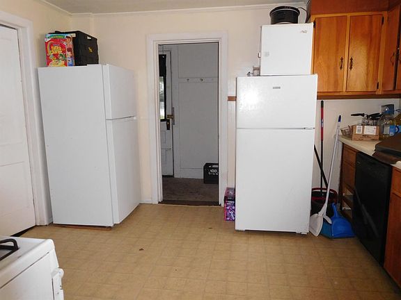 2nd image of 62 Owego St