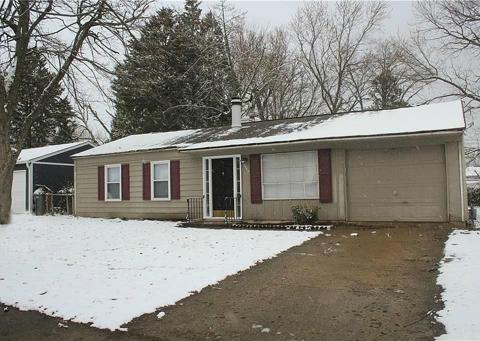 1st image of 3549 N Whitcomb Ave