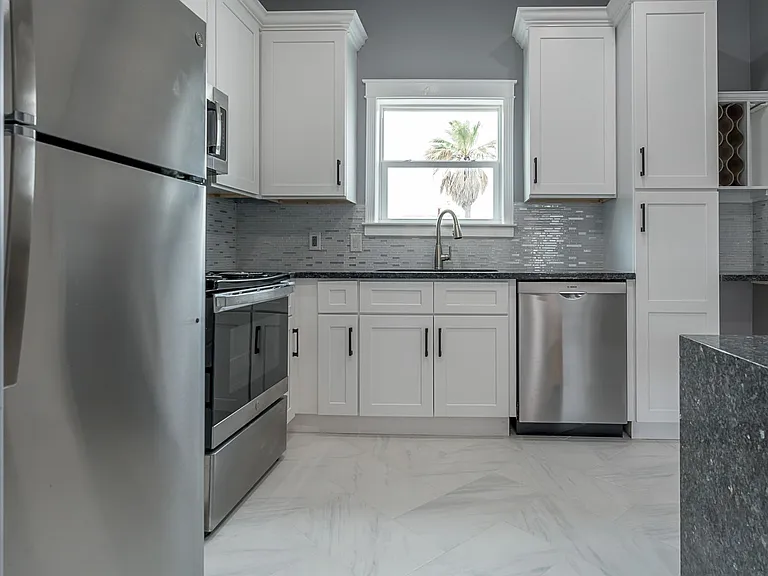 1801 Rosenberg — Photo 12