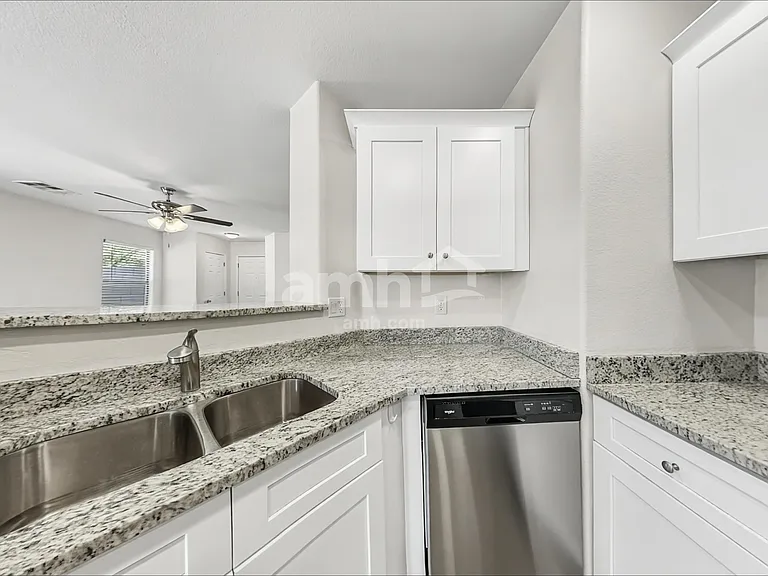 2036 W Kristina Ave — Photo 4
