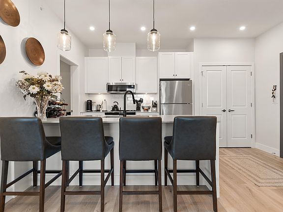 3rd image of 6045 Chilliwack River Rd #610