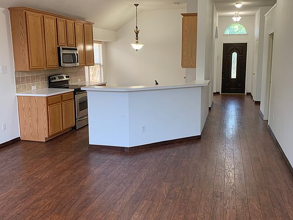 4th image of 5816 Blue Spruce Ln