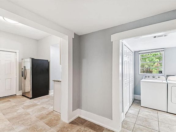 5th image of 3516 Summitridge Dr #1