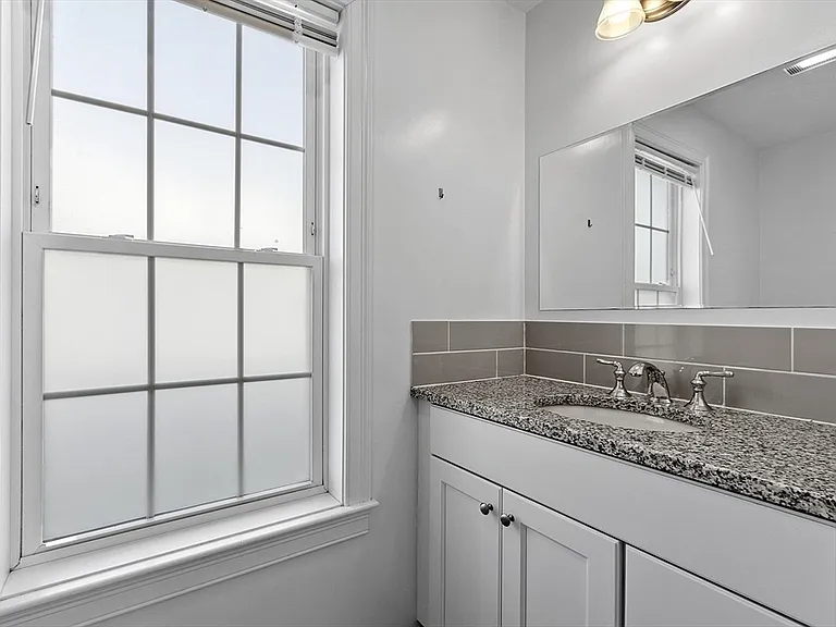 27 Mill St #D — Photo 9