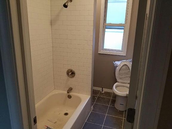 4th image of 630 William St #3