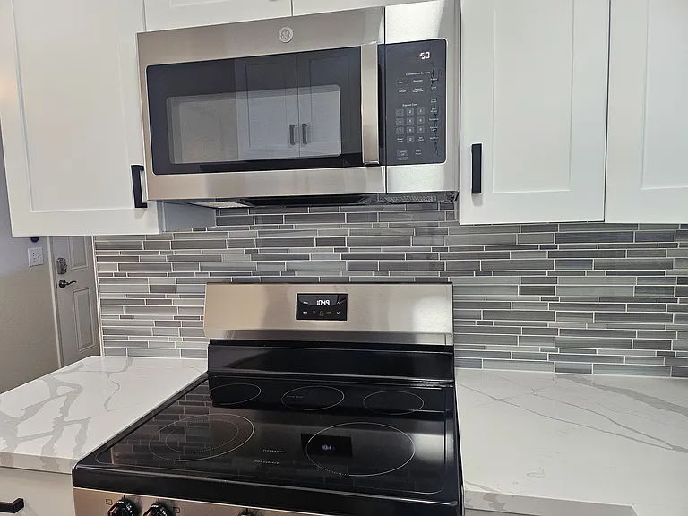 776 Palo Alto Ave — Photo 2
