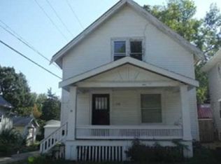 716 16th St SE, Cedar Rapids, IA 52403