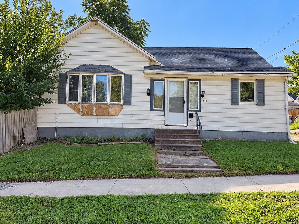 1st image of 815 W 9th St