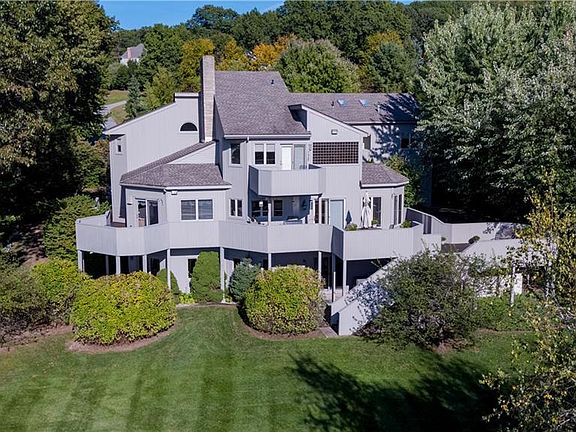 3rd image of 202 Knollwood Dr