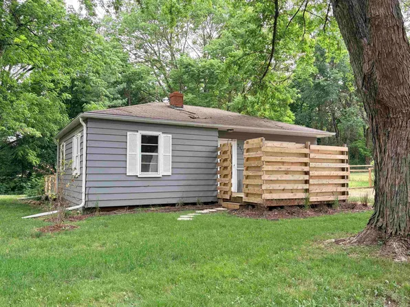 2471 N Jackson Rd, Pecatonica, IL 61063