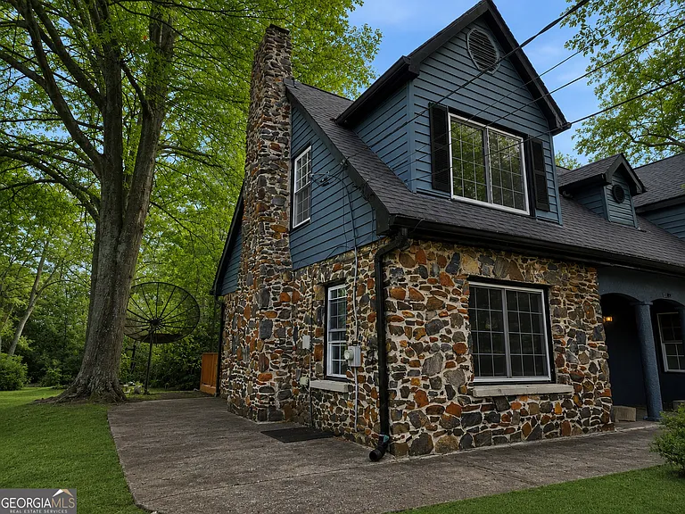 1114 Fayetteville Rd SE — Photo 20
