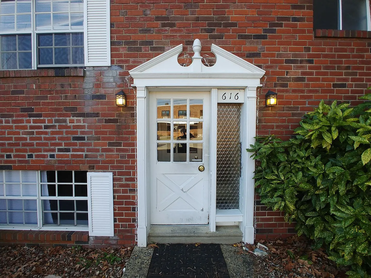 616 Unruh Avenue — Photo 2