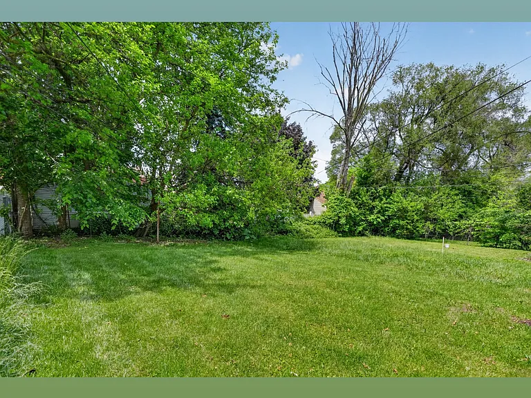 8123 Manor St — Photo 22