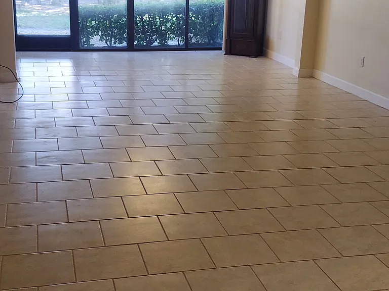 7430 Lake Breeze Dr — Photo 17